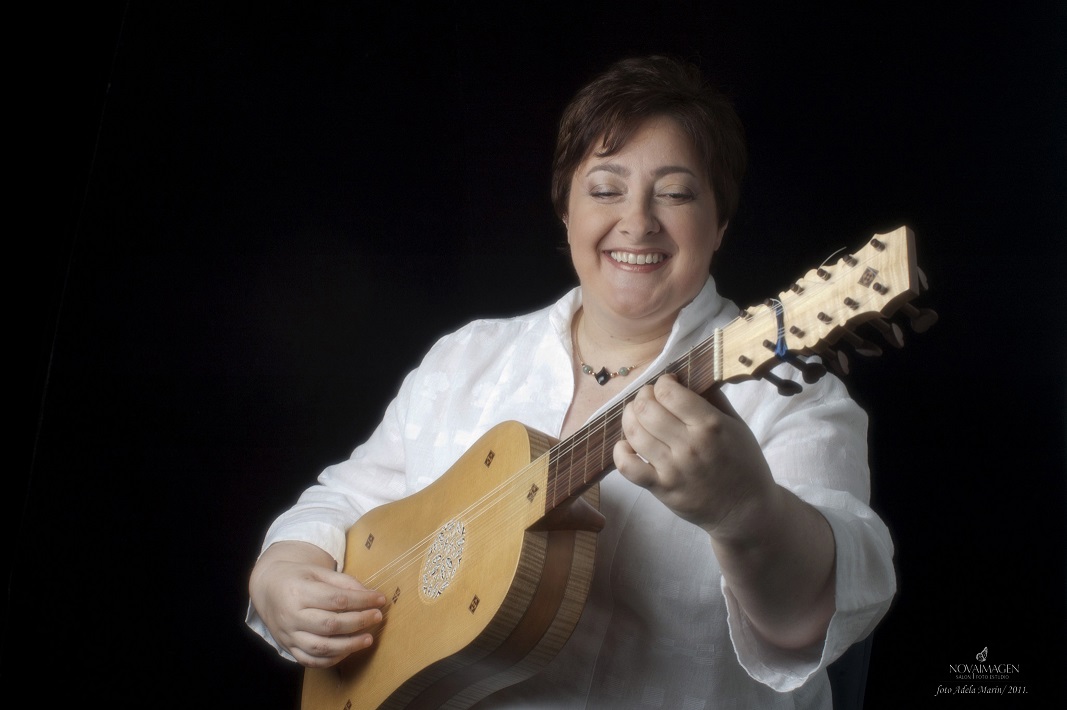 Tania Vicente, musicóloga y laudista